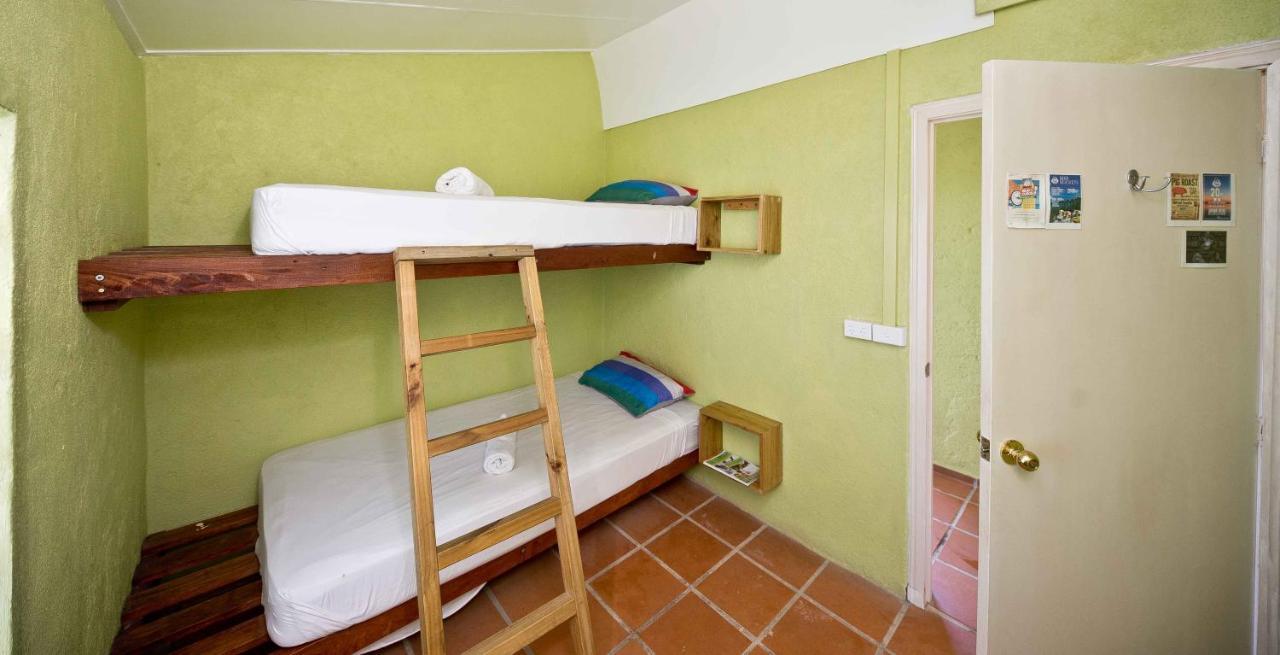 Retreat Seaside Hostel Port Vila Luaran gambar